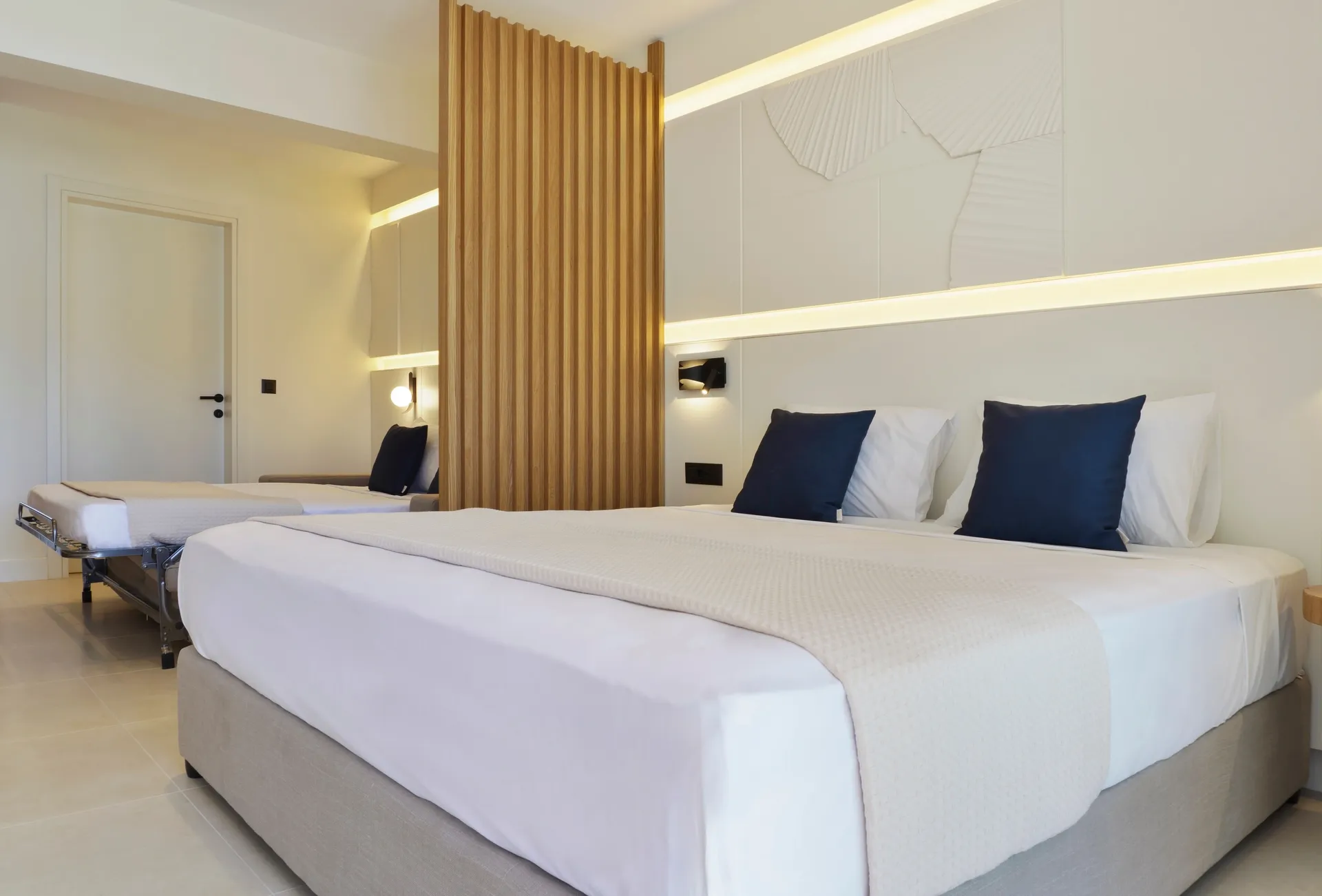 Tiara Holidays - Palm Boutique Suites - Junior Suite with Jacuzzi - bedroom